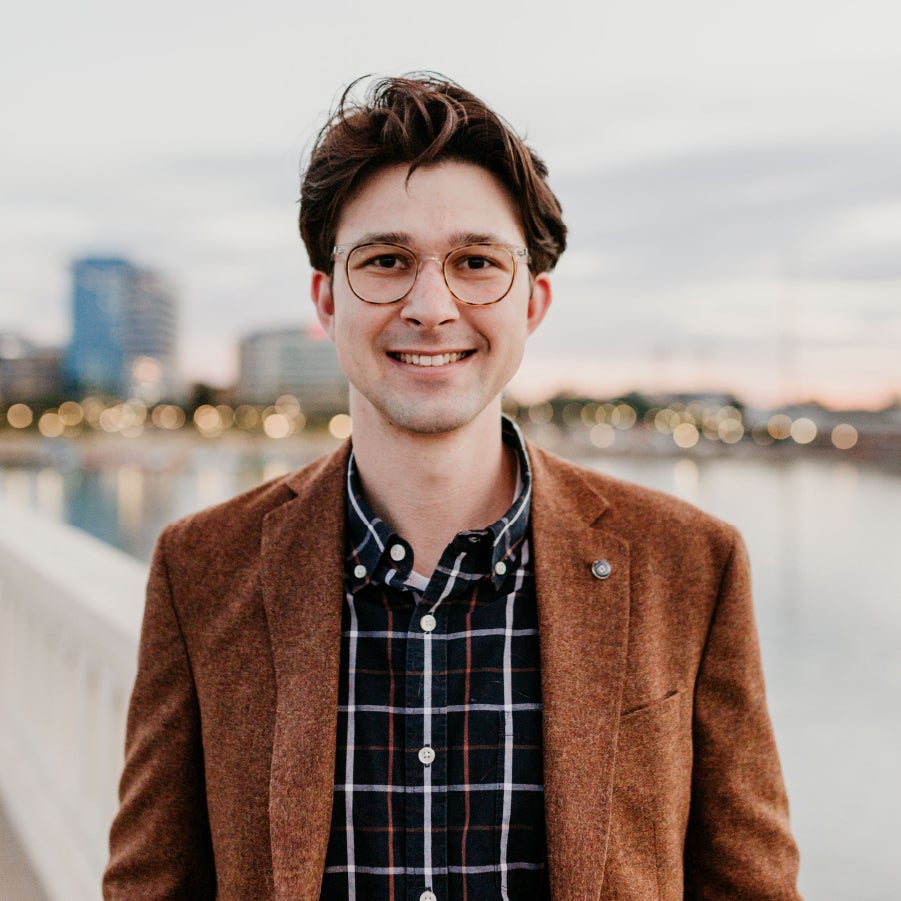 Matthew Lutz headshot