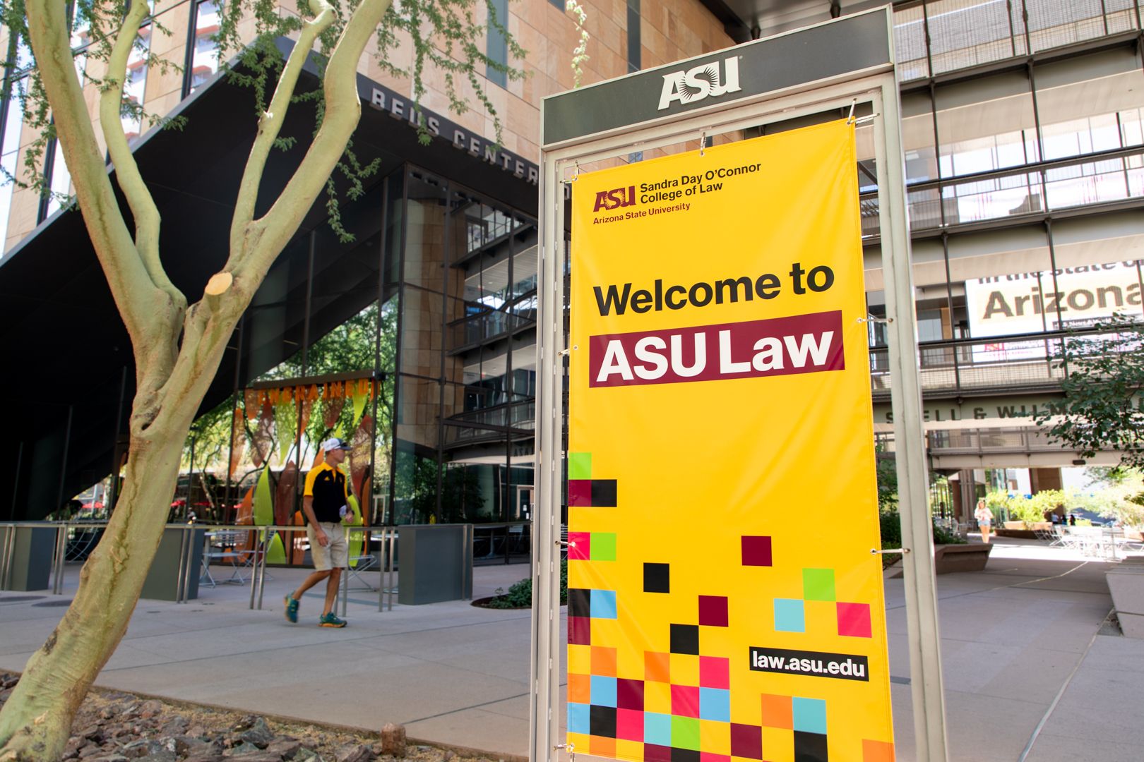 Banner outside of BCLS during Fall 2023 orientation that reads Welcome to ASU Law.